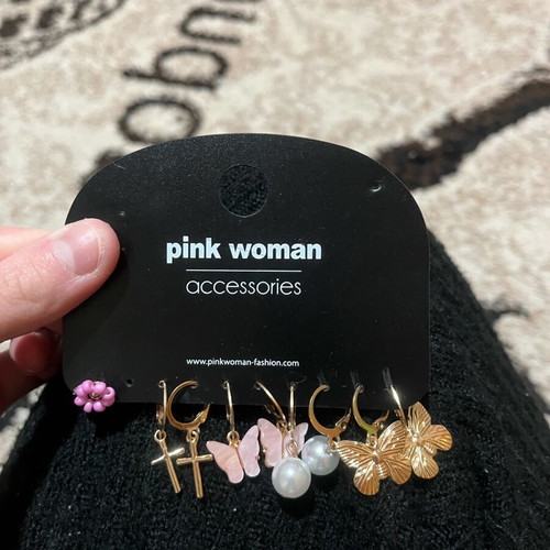 Pick Woman earrings set new, multicolor, missing 1 flower