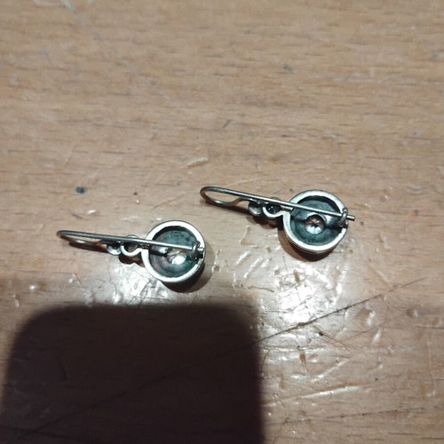 Silver earrings with white stone new