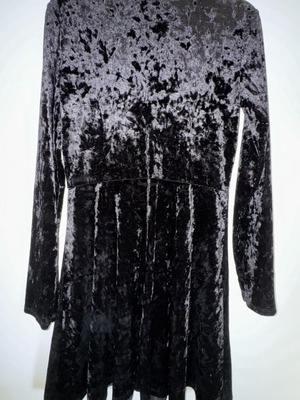 Forever 21 Black Velvet Dress like new, size L