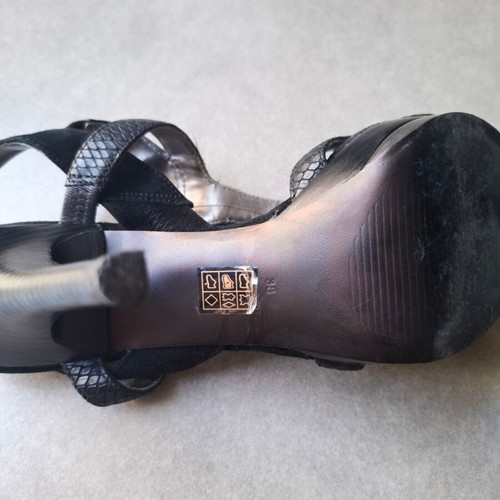 Guess black leather heeled sandals, size 38