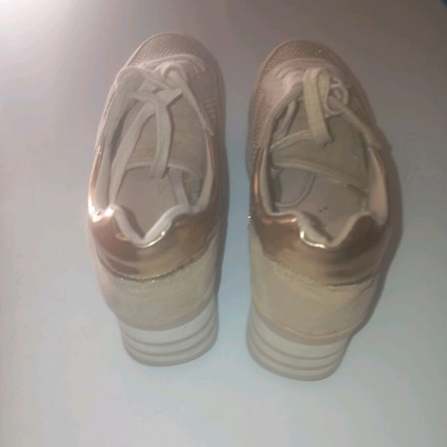 Sneakers No39 like new, beige athletic shoes size 39