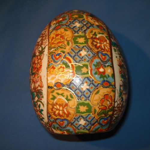 Decorative egg used 11.5cm x 8cm