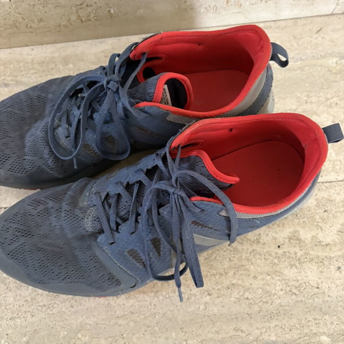 Reebok sport shoes size 45 like new, grey with orange interior