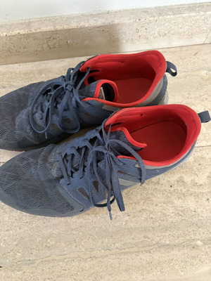 Reebok sport shoes size 45 like new, grey with orange interior