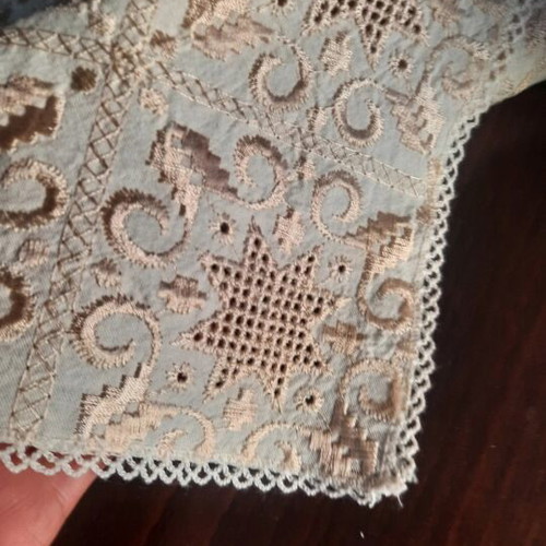 Tablecloth set like new, 4 napkins