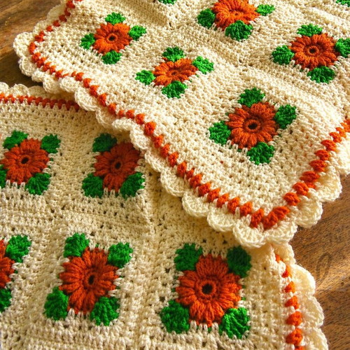 Decorative handmade crochet knit items new, 2 pieces, vintage motif 45x45cm