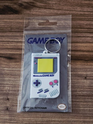 Nintendo Game Boy keychain new, gray multicolor