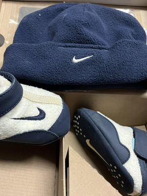 Baby shoes and hat new