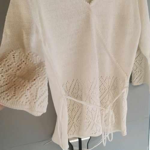 Cotton white knitted wrap top new with lace patterns