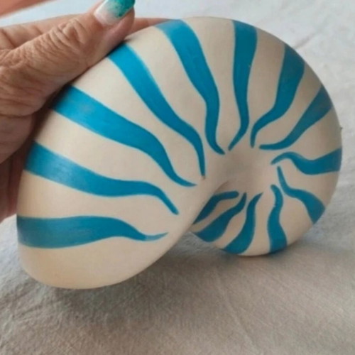 Decorative ceramic shell used, blue and white style