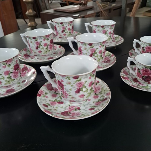 Coffee cup set like new, 12 pieces