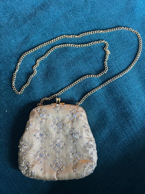 Βραδινό τσαντάκι vintage αχρησιμοποίητο με αστραφτερές πέτρες και λεπτή αλυσίδα
