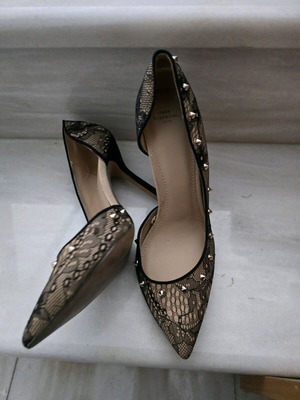 Lace pumps with studs size 39 like new for chic rock looks