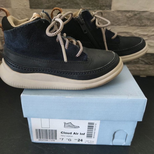 Clarks boys' boots size 24 like new, blue