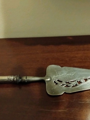 Vintage spatula used with beautiful design, serving accessory