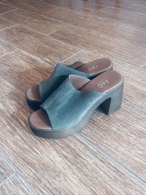 J&C sandals like new, Greek made, size 37, beige and brown