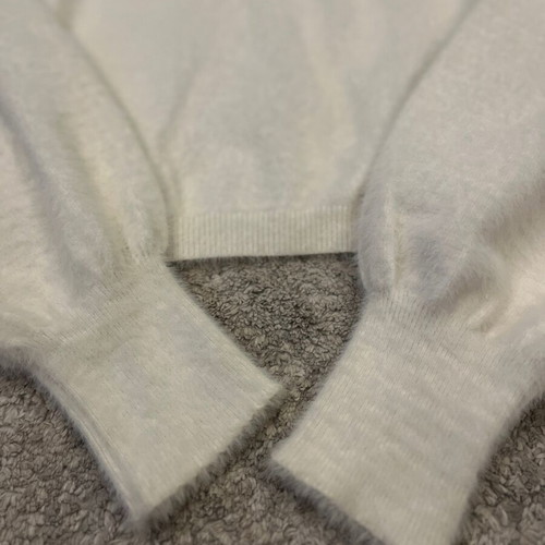 Mochy white fuzzy cropped sweater XS like new