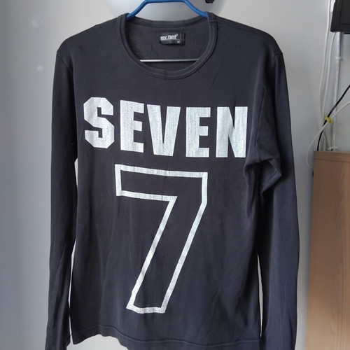 Black long-sleeve T-shirt, size M