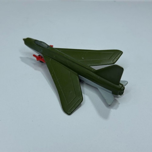 Matchbox Lesney 1977 Skybusters Lightning SB21 used, broken wheel base