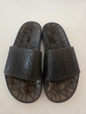DKNY Tinzli Jelly Slides black flip-flops like new, size 38