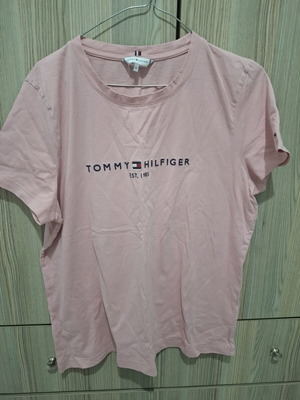 Tommy Hilfiger women's pink T-shirt XL