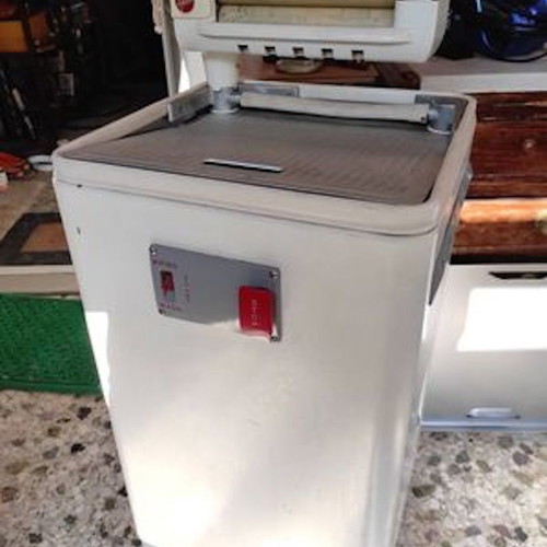Πλυντήριο ρούχων Hoover Model O354 μεταχειρισμένο, 5 κιλά, 1950