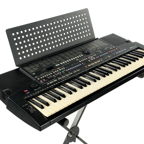 Yamaha PSR-510 synthesizer like new with stand