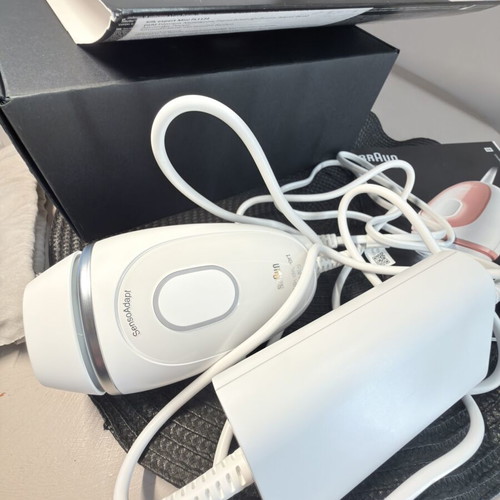Braun PL1124 hair removal device like new, with Boxnow