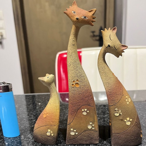 Ceramic cat family like new
