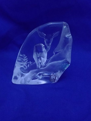 Maleras paperweight by Mats Jonasson full lead crystal like new