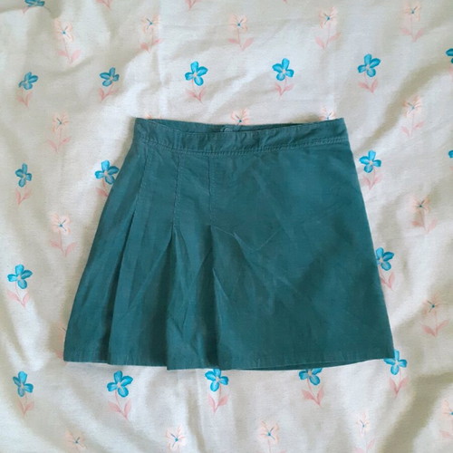 H&M skirt used, green, above the knee, size 34