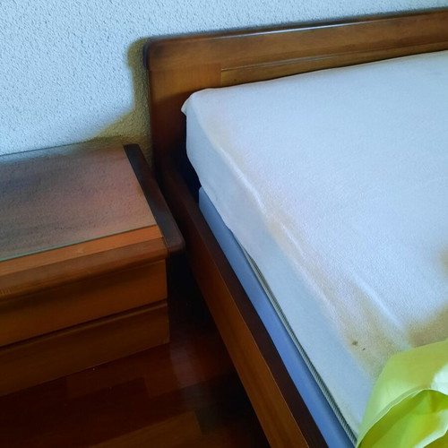 Pair of nightstands with glass surface like new
