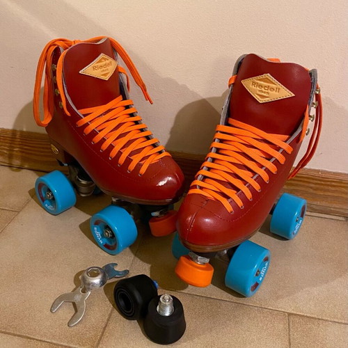 Riedell Crew roller skates size 36 like new, crimson red