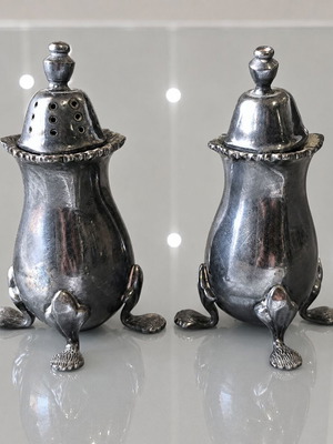 Salt and pepper set vintage with antique patina, 2 pieces