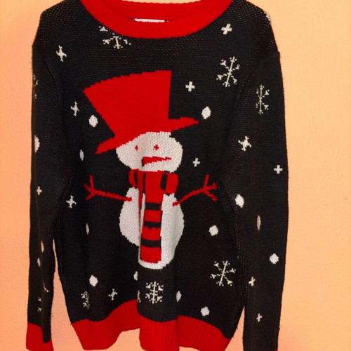 Winter sweater like new, size 2XL, black and red