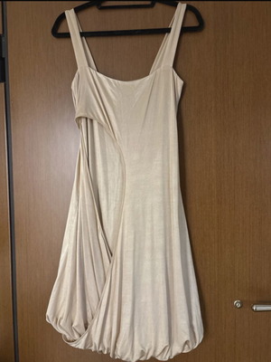 Amaya Arzuaga knee-length gold shimmering balloon dress like new