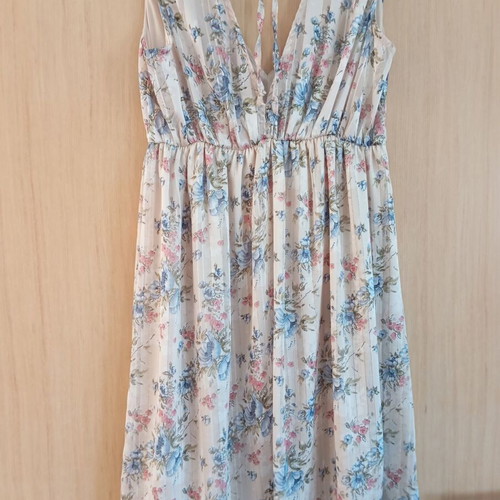 Short dress like new, size M, multicolored with metallic threads