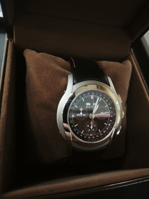 Gucci 5500 XL Chronograph YA055208 black dial with red accents, full set NOS