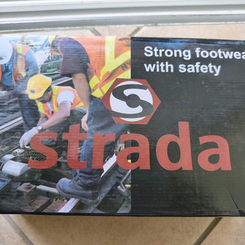 Safety work boots No.40 new with toe protection and anti-slip