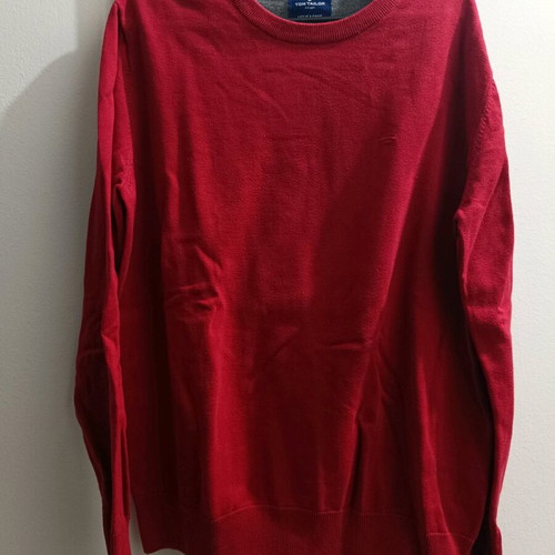 Tom Tailor red sweater like new, size large