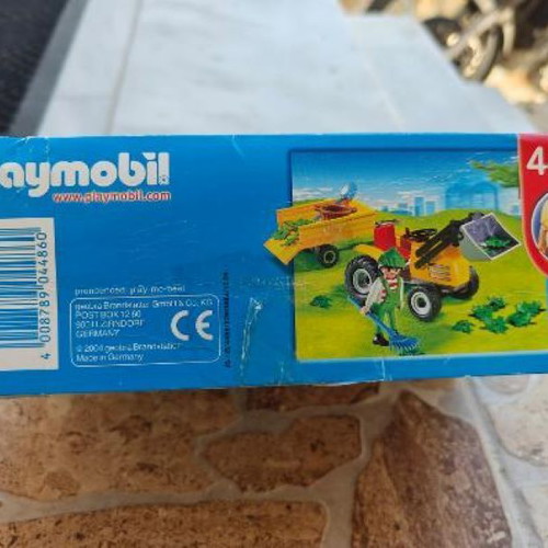 Playmobil Country 4486 Farmer with Small Tractor and Trailer vintage 2004, like new