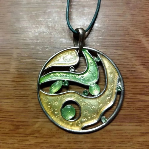 Pendant used, 5cm diameter, yellow and green shade with rhinestones