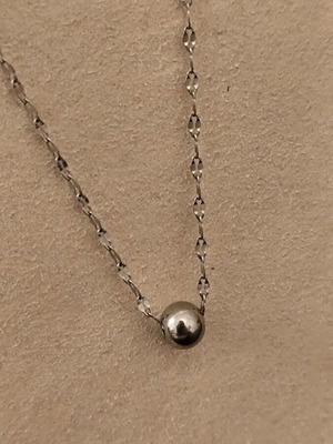 Necklace new with beautiful design made of stainless steel silver