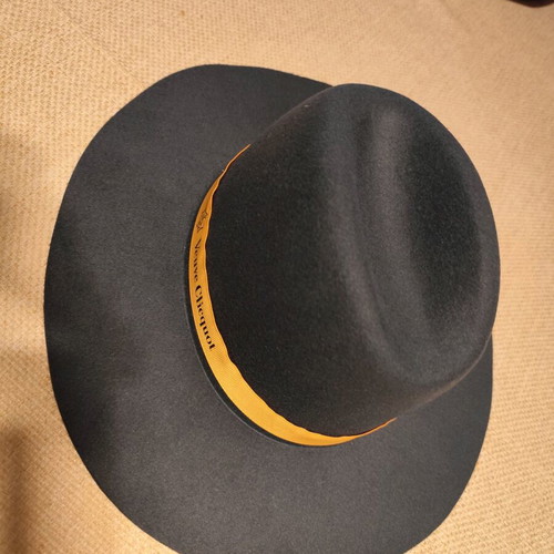 Veuve Clicquot Hat New