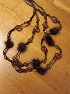 Necklace with beads and fur detail new brown