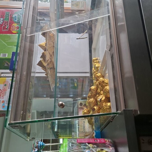Display case used in good condition