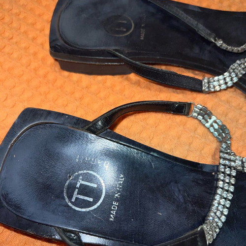 Women's sandal with rhinestones like new, size 39, black