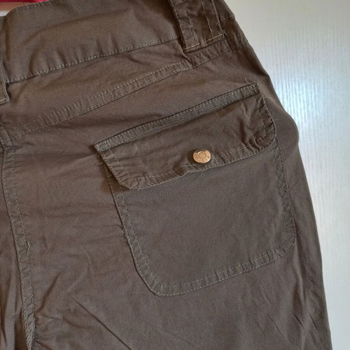 Capri summer bermuda pants green, like new, sizes S/M