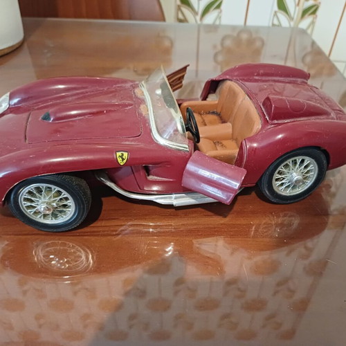 Ferrari 250 Testa Rossa 1958 Die-Cast Model 1:18 New Shell Collezione