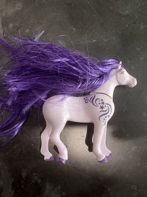 Playmobil purple horse used
